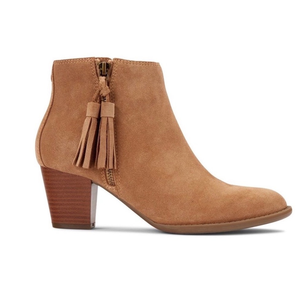 Vionic Madeline Suede Tan Ankle Booties- Great Condition!